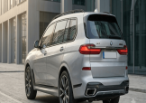 نمای عقب BMW X7 M60i مدل ۲۰۲۳ و دیفیوزر اسپرت | فروش نقدی